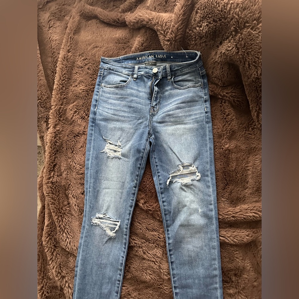 American Eagle Outfitters Women's Light Blue Ripped Skinny Jeans